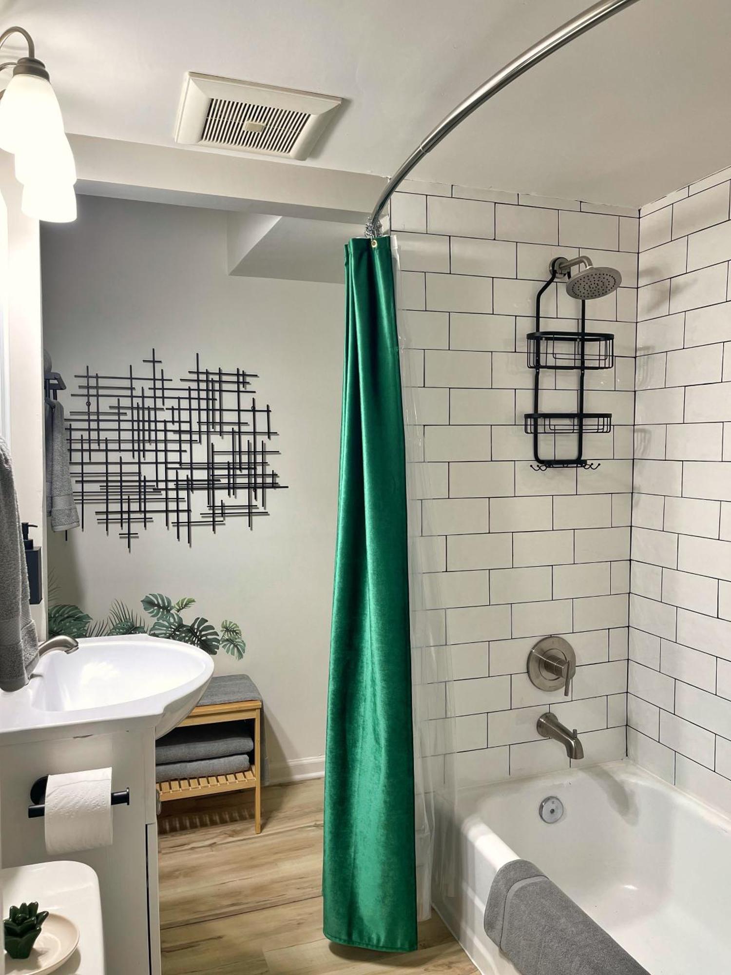 Апартаменты *New* The Cozy Haven, 5 Minutes To Atl Airport Атланта Экстерьер фото