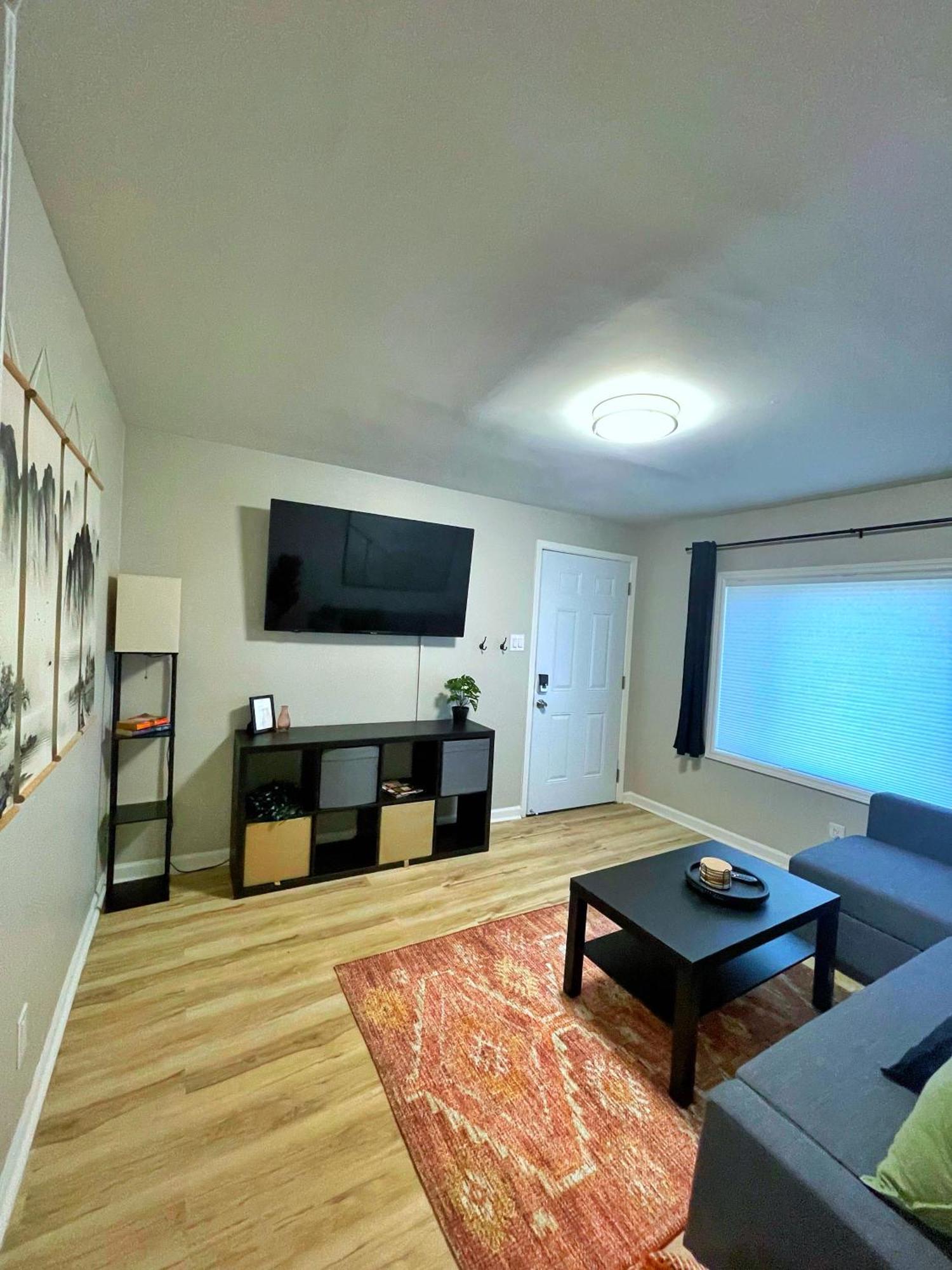 Апартаменты *New* The Cozy Haven, 5 Minutes To Atl Airport Атланта Экстерьер фото
