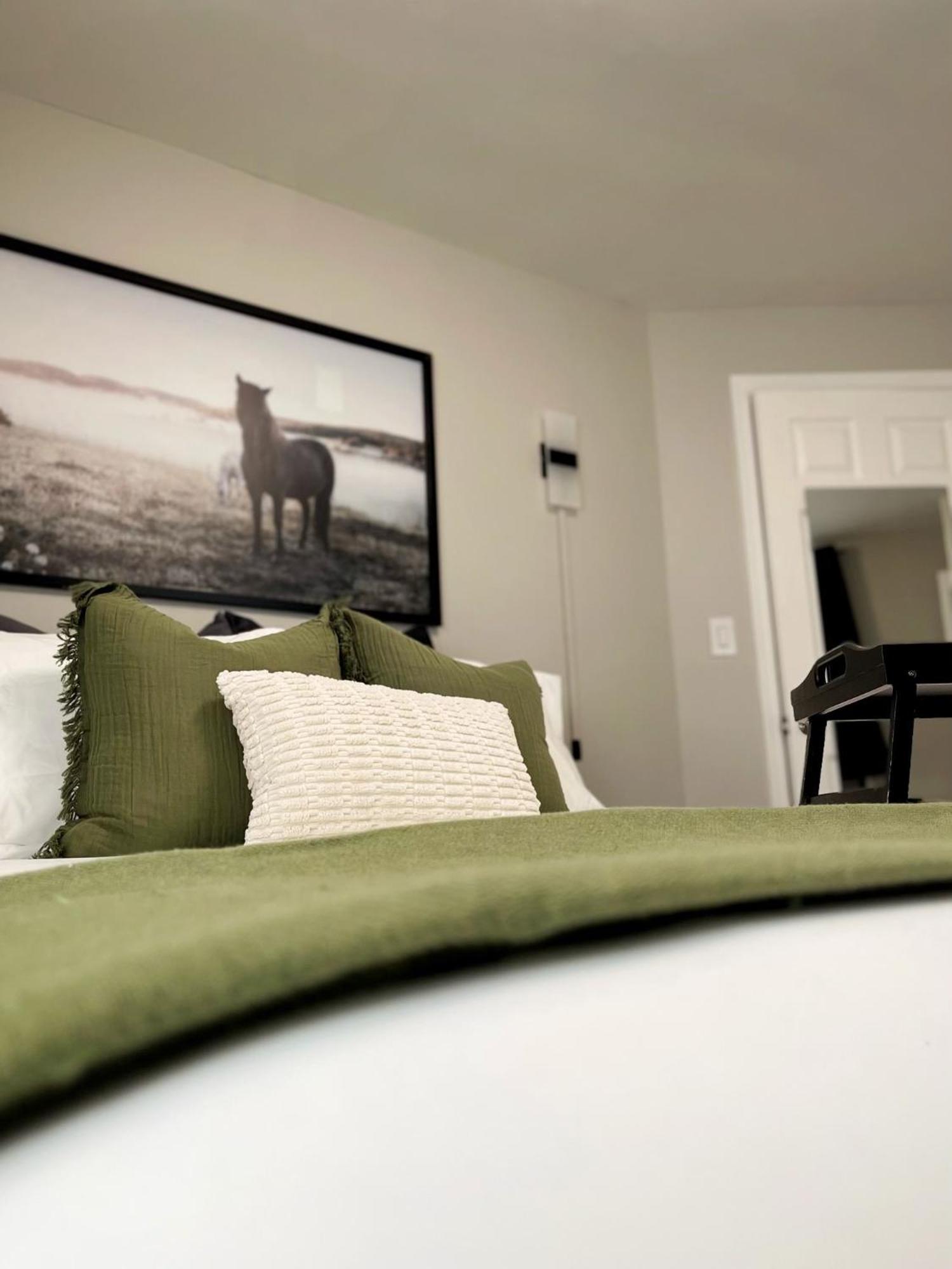 Апартаменты *New* The Cozy Haven, 5 Minutes To Atl Airport Атланта Экстерьер фото