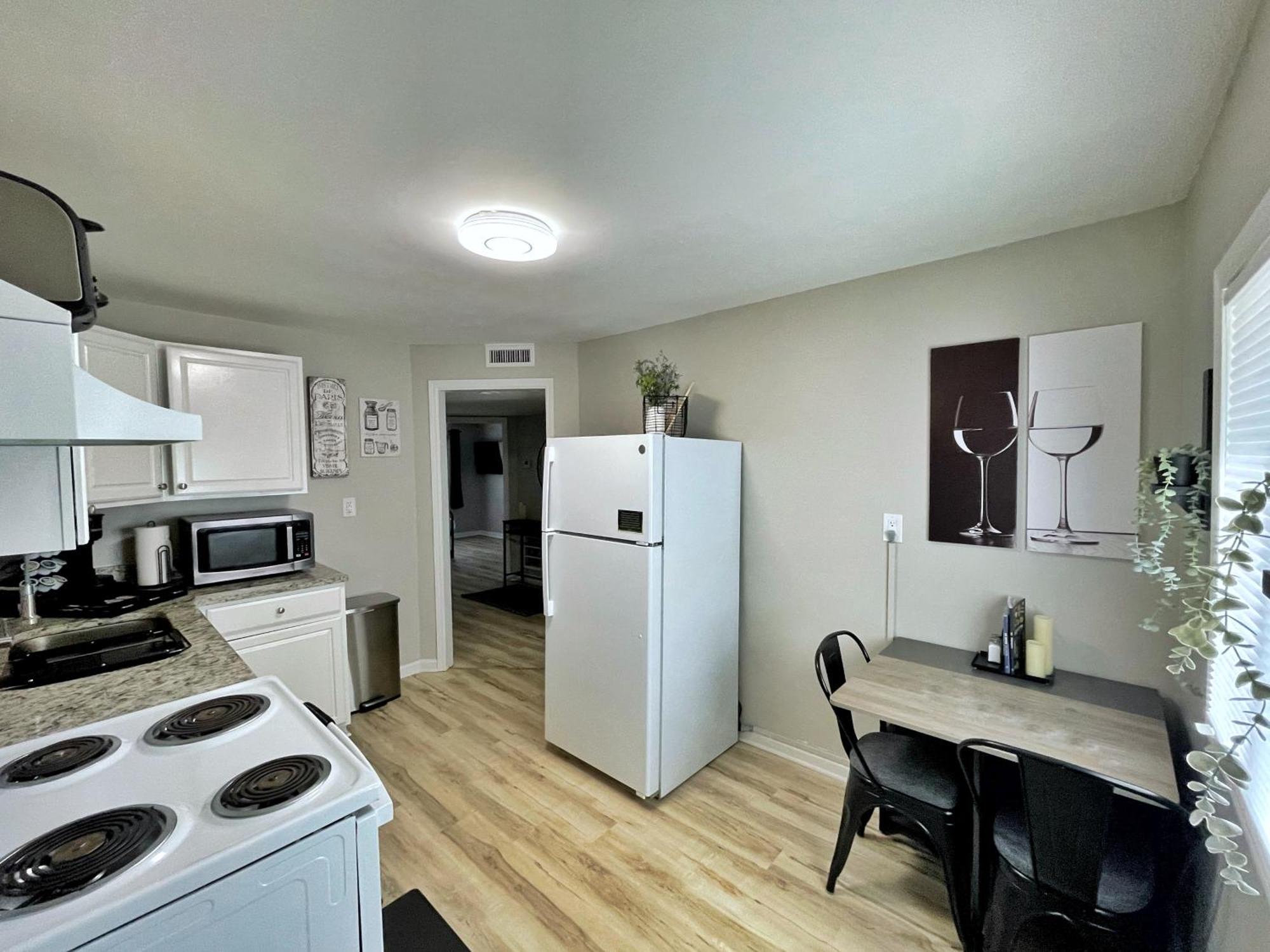 Апартаменты *New* The Cozy Haven, 5 Minutes To Atl Airport Атланта Экстерьер фото
