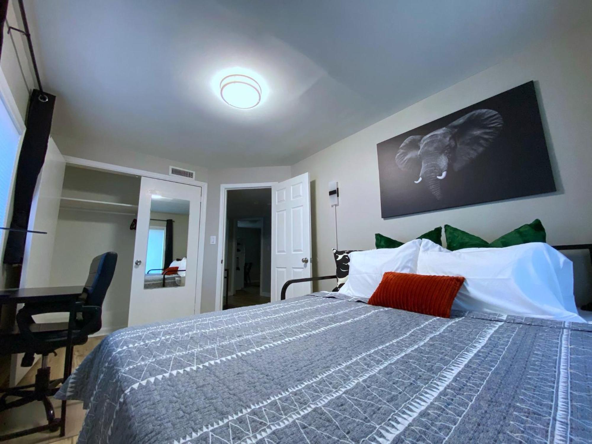 Апартаменты *New* The Cozy Haven, 5 Minutes To Atl Airport Атланта Экстерьер фото
